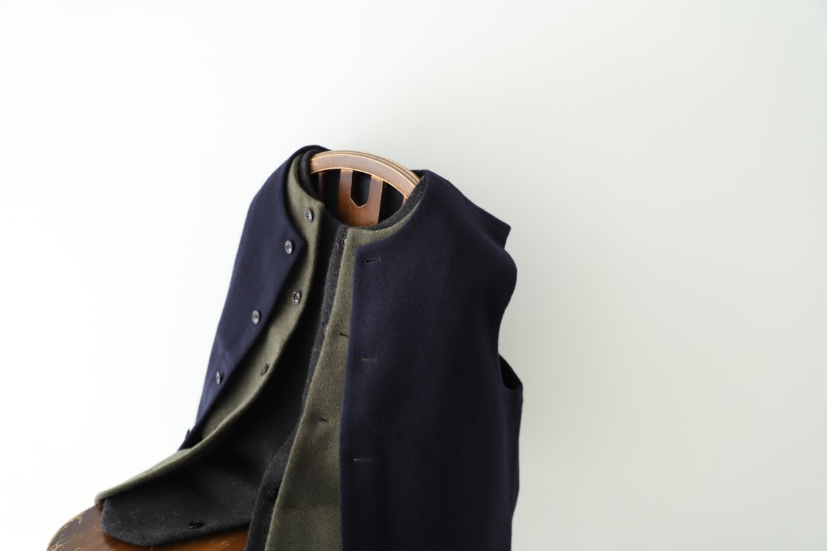 BASIC ITEM | Wool Crew Neck Vest｜nest Robe International Online Store